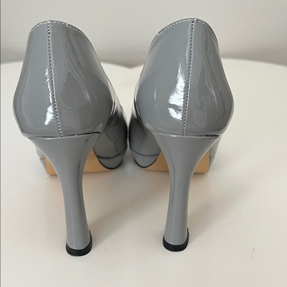 Chic Gray Women's Heels - Picture 5 of 11